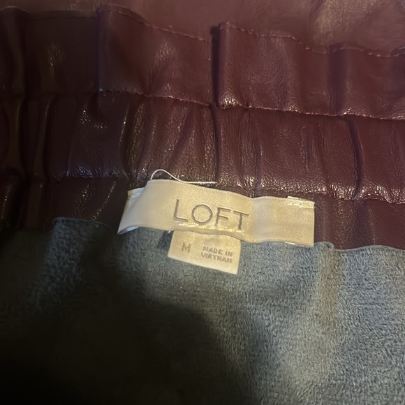 Loft vegan leather mini skirt, burgundy/plum sz M - Picture 3 of 3